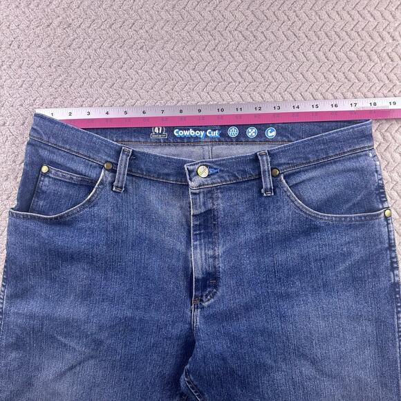 Wrangler Cowboy Cut 47 Mens 35x32 Regular Fit‎ Premium Performance Blue Jeans - Picture 9 of 16